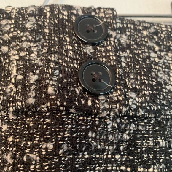 Ann Taylor Factory Tweed Skirt with Button Accent sz 18 - Picture 2 of 5